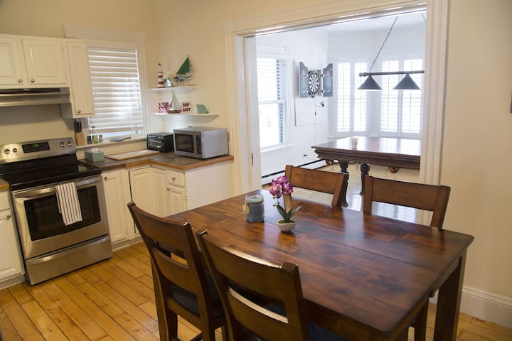 The Sailor’s Den gallery image 3