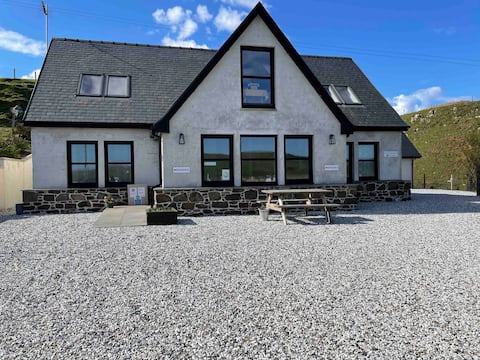 The Bridge Self catering for 6- bright &spacious