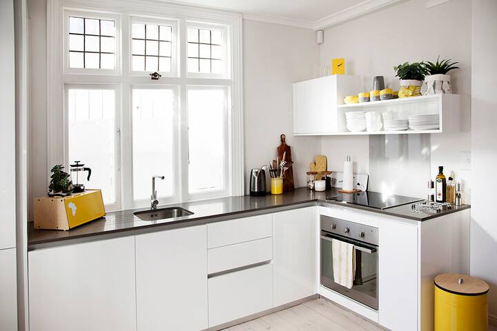 A Trendy Gem in “Woodstock” gallery image 2