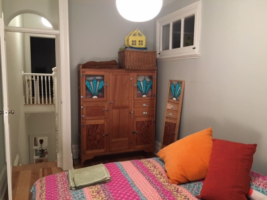 Guest bedroom