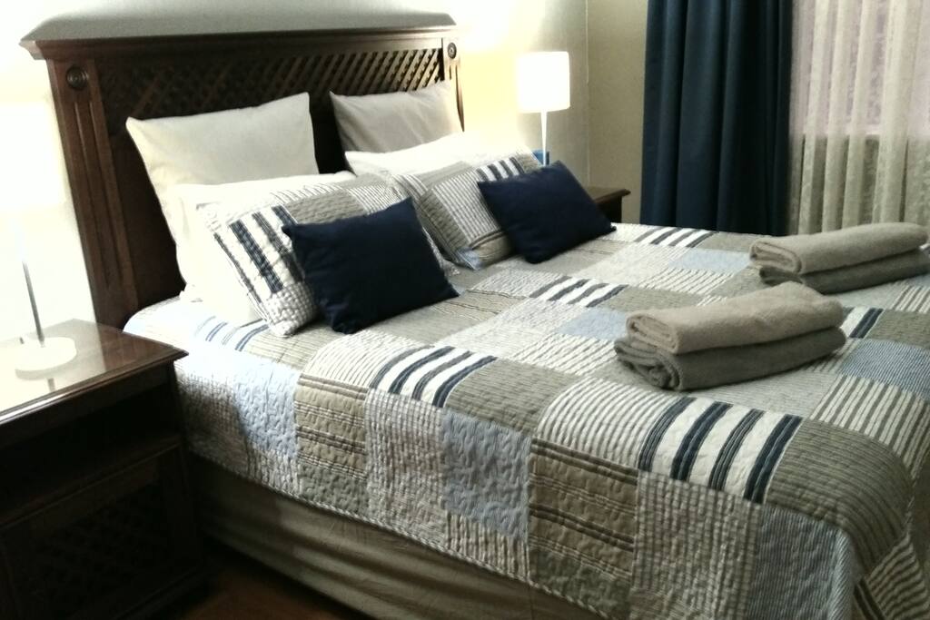 Queen size bed