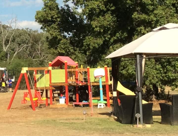 Top 10 Airbnb Vacation Rentals In Cootamundra, Australia Updated 2024