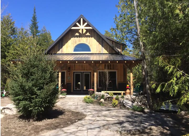6 Best PetFriendly Airbnbs In Tobermory, Canada Updated 2024 Trip101