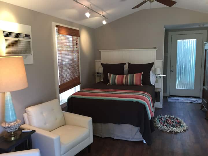 Ridge House Boerne Tiny houses for Rent in Boerne, Texas, United