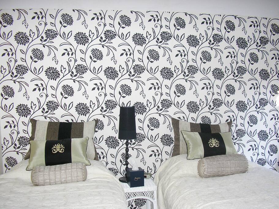 Room 10 is a twin bedded room