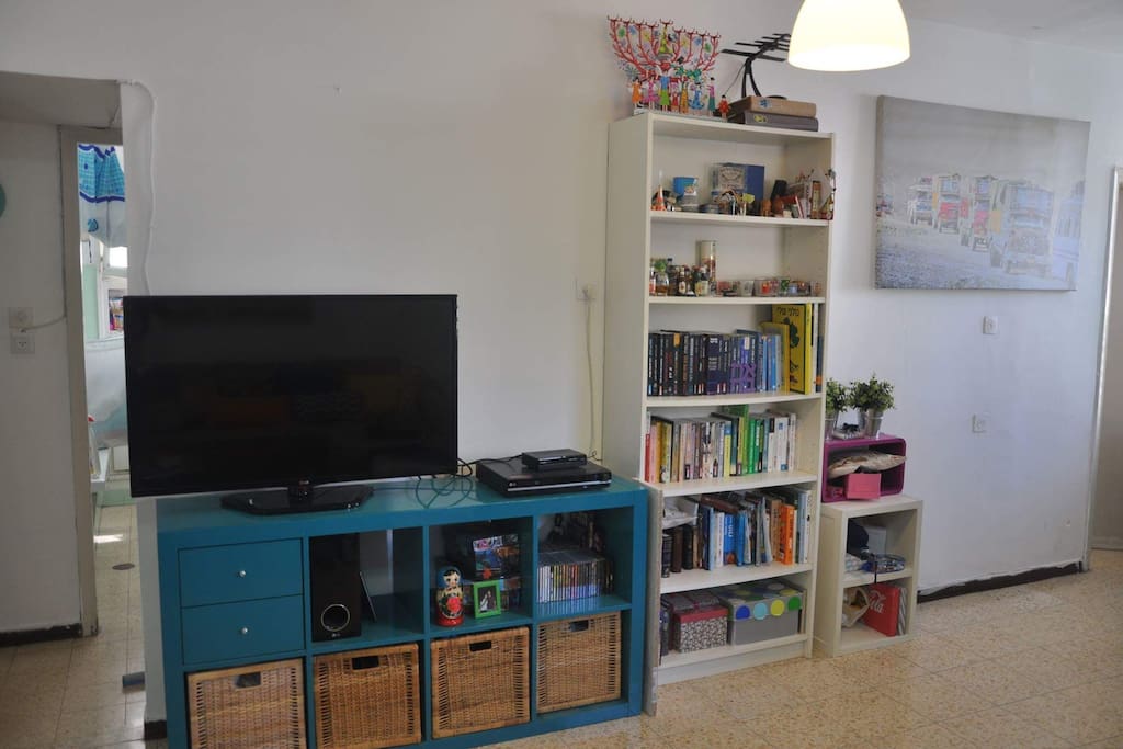 fully equipped entertainment console encludes: dvd, HD smart tv, collection of music cd's.