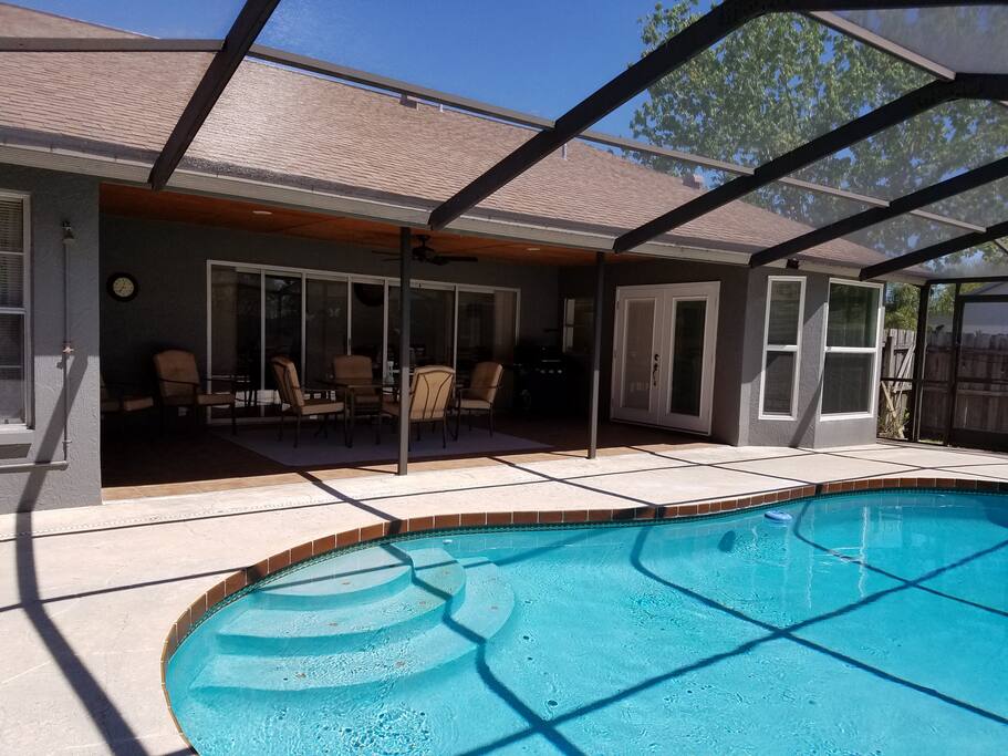 Top 100 Airbnb Rentals 2017 in Riverview, Florida