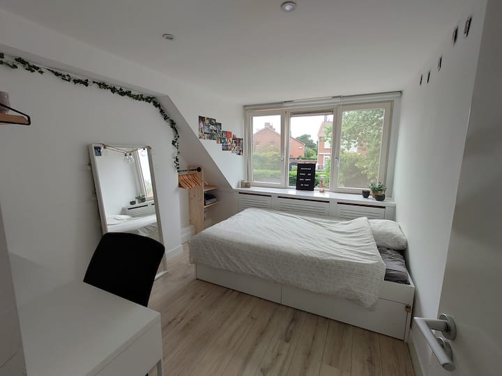 Max 9 Personen, Eigen Badkamer. - Zandvoort