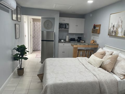 Successful Airbnb property: Happy Place in Town 'N' Country