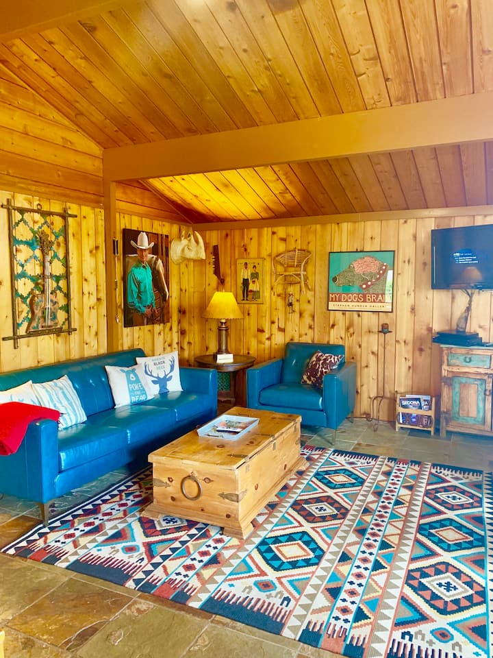 No Roughin’ It Cabin VIEWS-Steps to Hiking Hot Tub