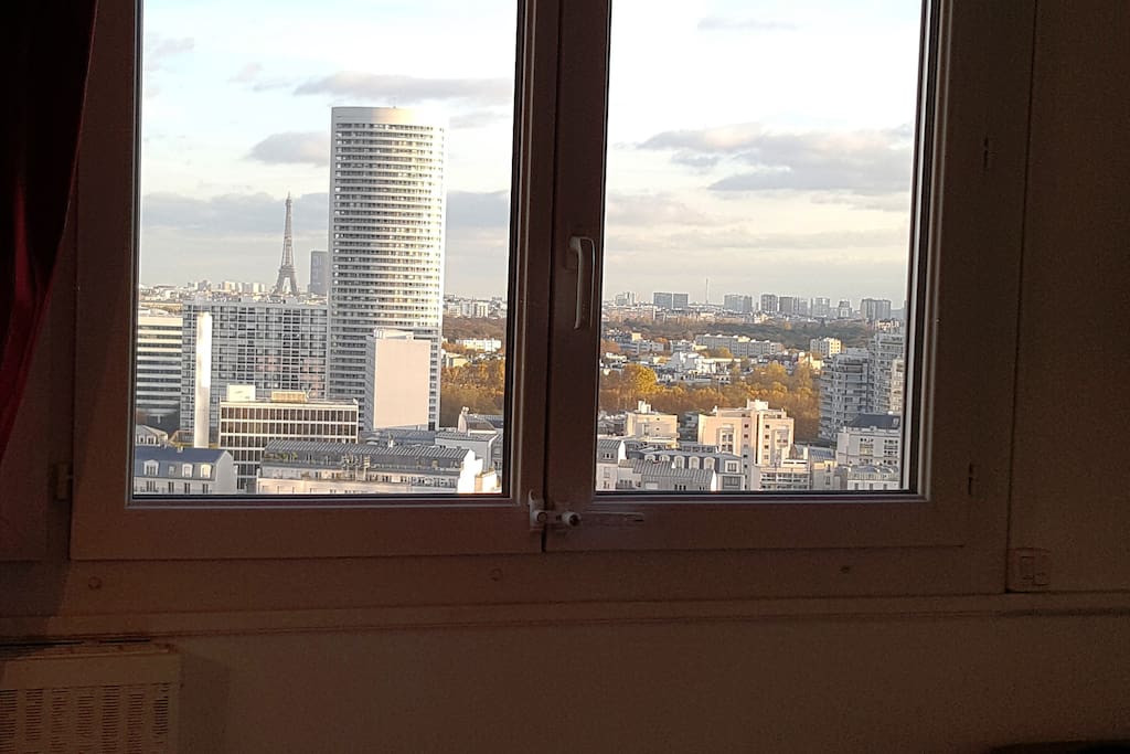 Vue sur Paris depuis la chambre