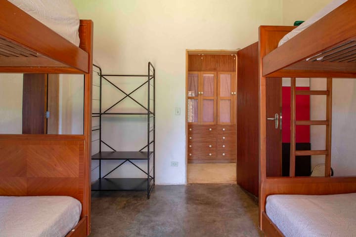 غرفة النوم 2