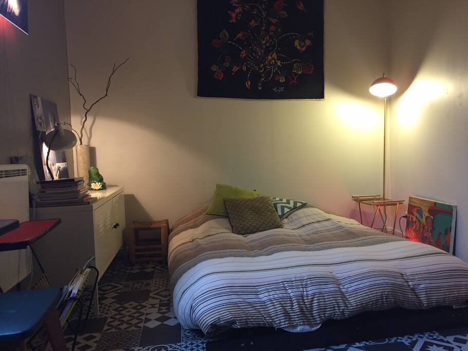 Un bon lit ferme (futon)