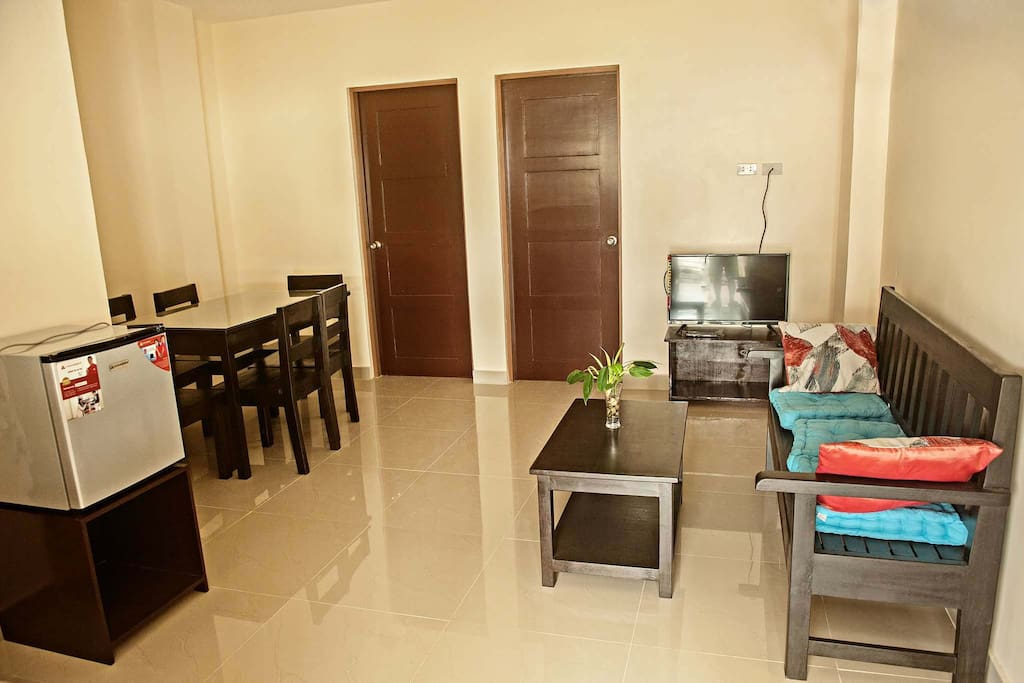 1 bedroom flat lounge