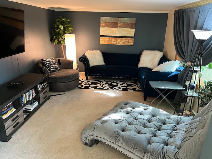 5 Bedroom Home With Stocked Gameroom Close To City - モンロービル, PA