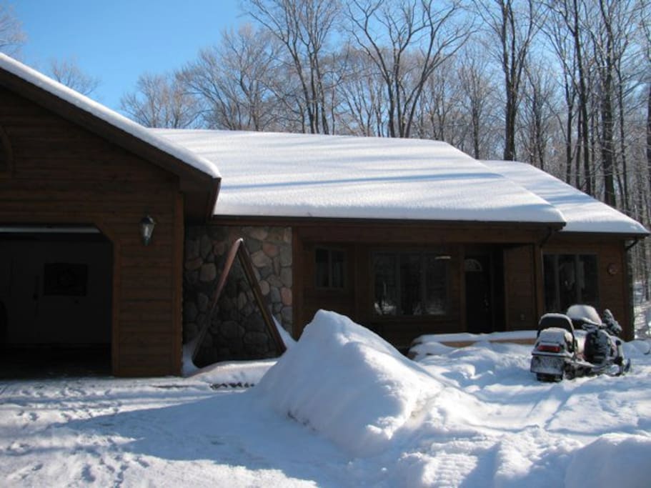 Close to snowmobile trails, skiing and the beach