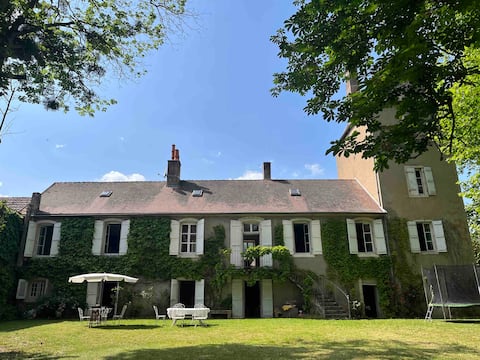 Authentic family home in the heart of vineyards