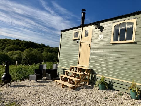 Successful Airbnb property: Shepherd's Hut near Oban in Ardchattan And Muckairn