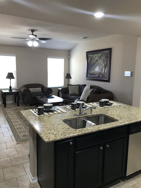 Top performing Airbnb: Air Force Grad BMT Home #1 - 5 min to Lackland AFB in United Southwest