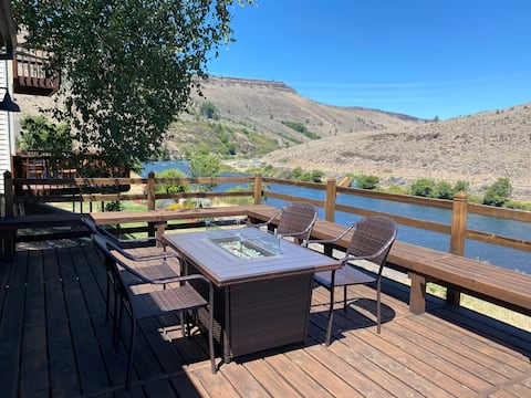 Deschutes River front w/hot tub, Fire Table & AC
