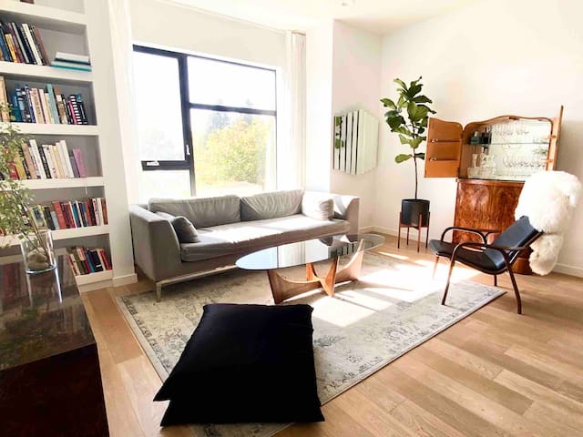 Modern 3 level home-Gourmet Kitchen 3 BD Rockridge