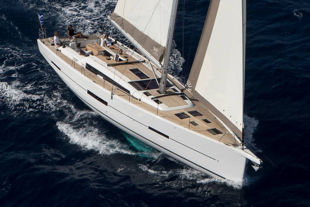This excursion involves 6 full day and 5 overnight stays on this beautiful luxury sailing boat