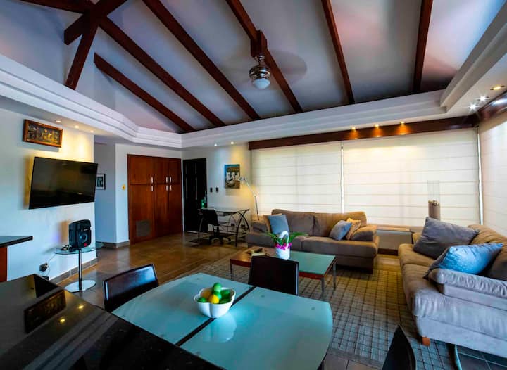 المطبخ المفتوح ومنطقة المعيشة