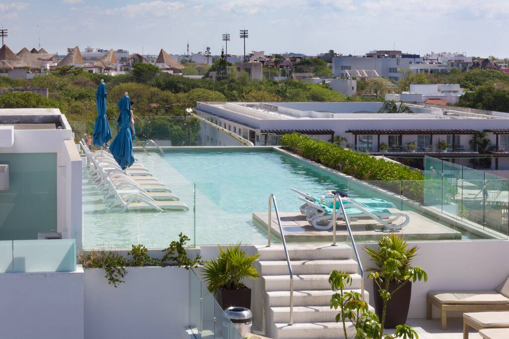 Roof top swimming pool.