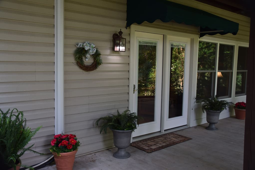 Entrance to Serenity Oaks