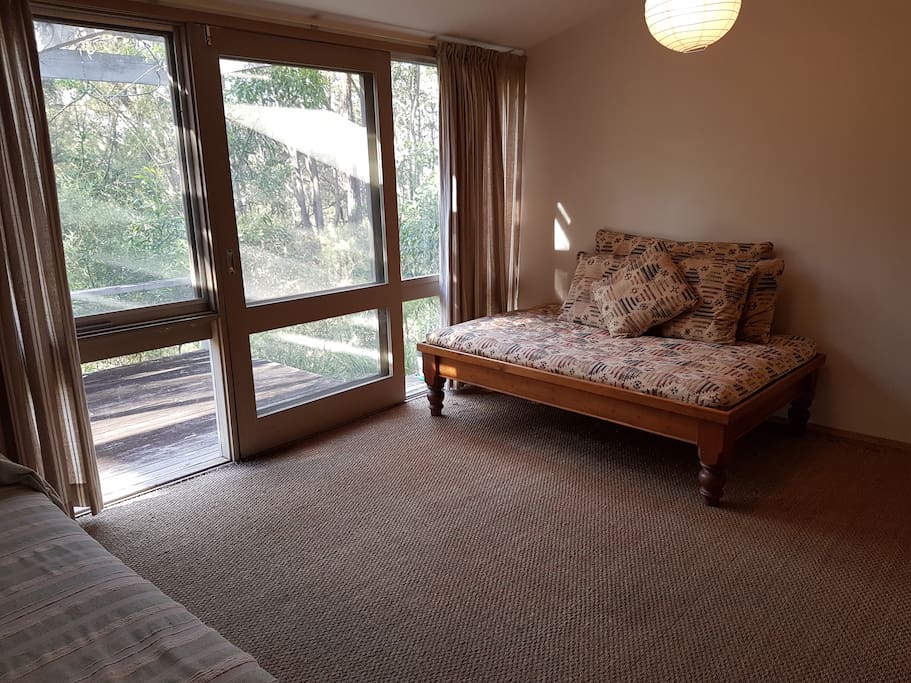 Middle Room 2 single beds