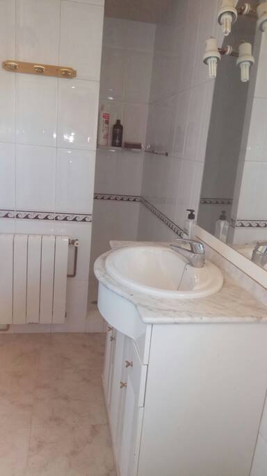 baño con ducha