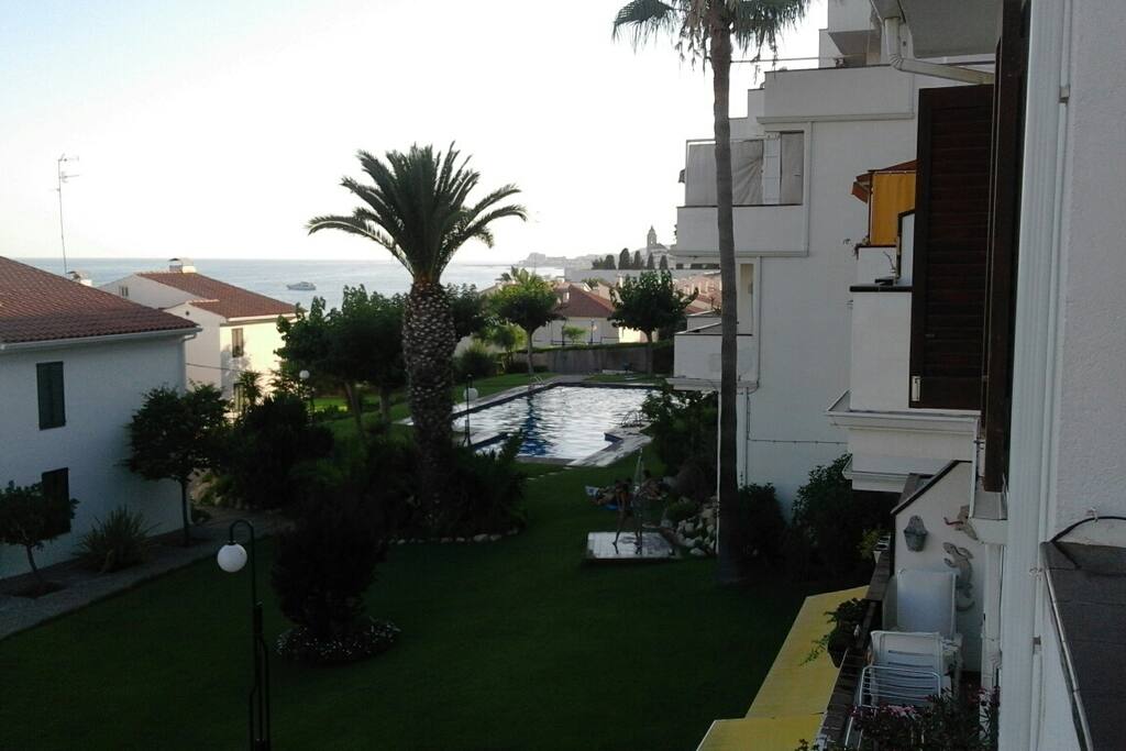 Private garden and swimminpol