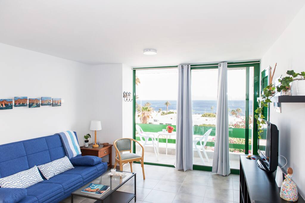 Calming sea vista, captured through the extensive use of glass - Vistas al mar gracias al uso de vidrio