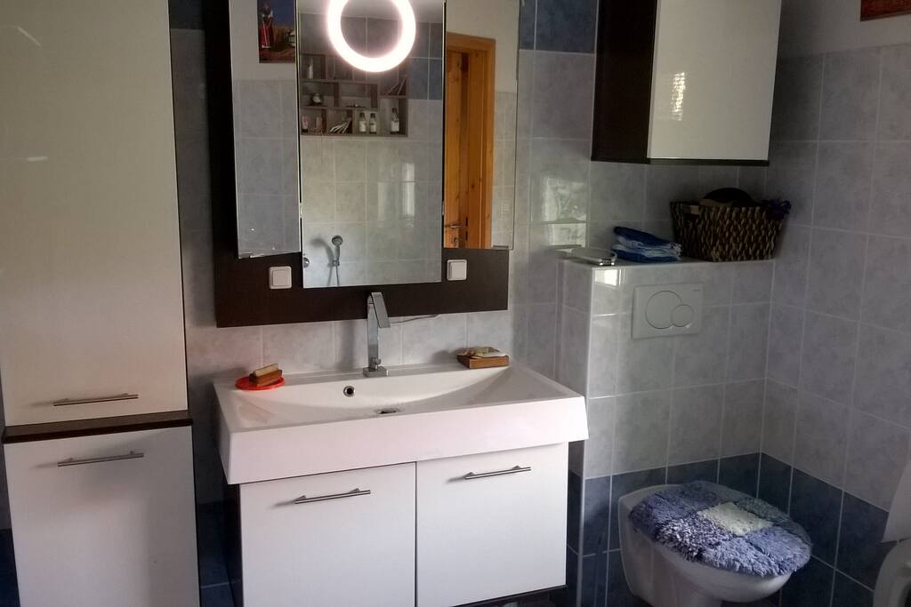 Badezimmer / bathroom