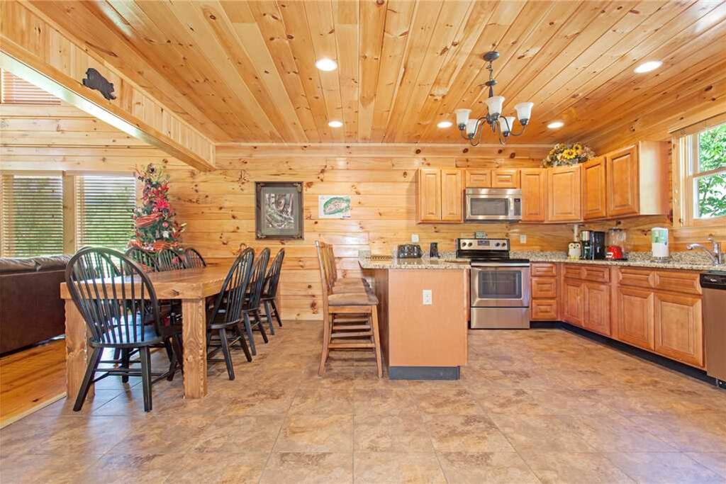 Couch,Furniture,Indoors,Loft,Room