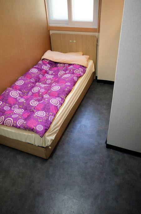 Single Bed Room