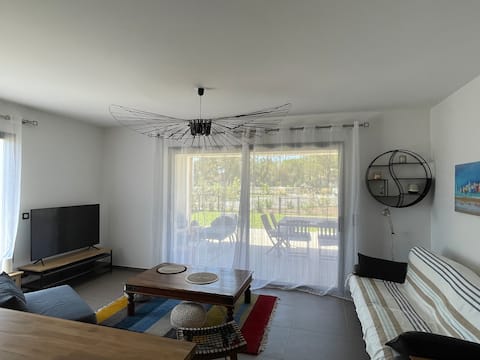 Annonce Airbnb populaire: Domaine d'Arca, swimming pool, tennis, new T2 with garden à Porto Vecchio