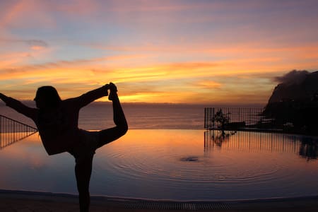 Atlantic Ocean View Apartment   INFINITE POOL