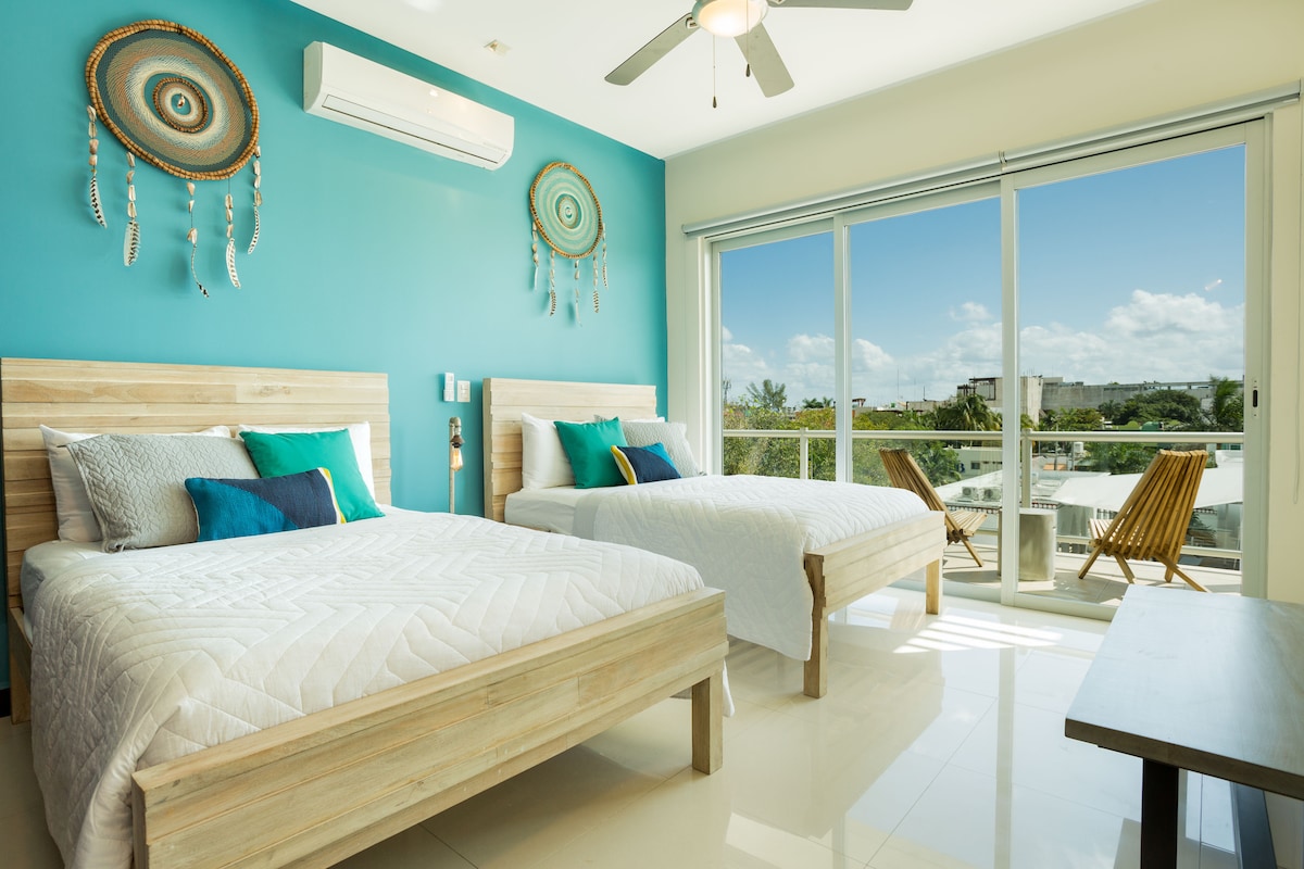 Disfruta de tu segundo dormitorio con 2 camas de tamaño completo con colchones con la parte superior acolchada. 