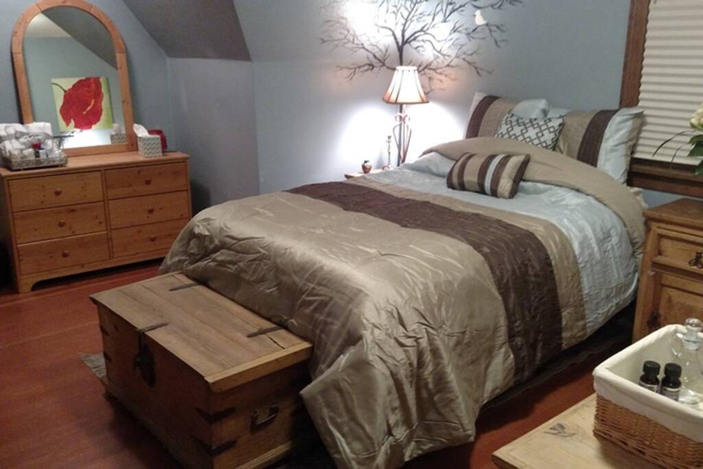 Your private guest room has a full bed, a towel and bath set, and other amenities.