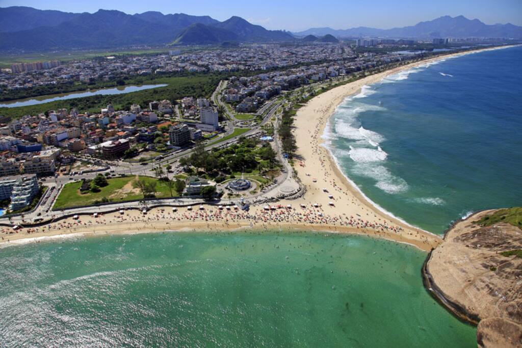 Apto luxo a 100 m da linda praia do Recreio dos Bandeirantes