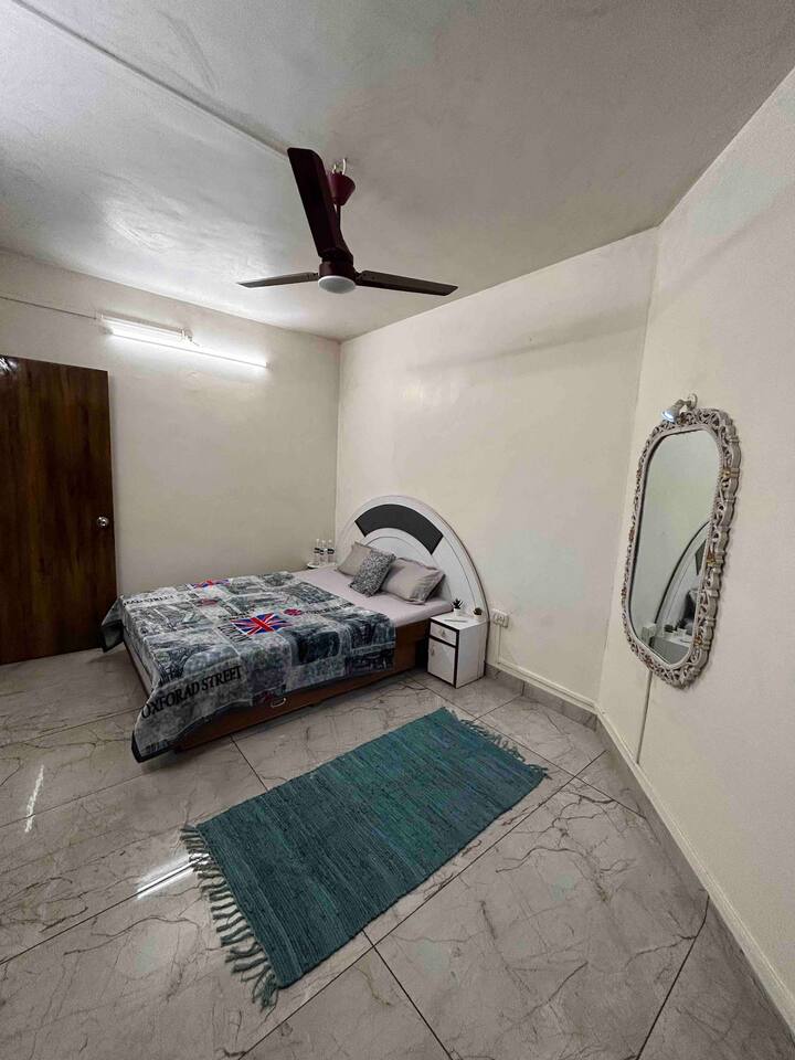 Spálňa č. 1 je vybavená inteligentnými ventilátormi (BLDC Motors a diaľkovo ovládané) 