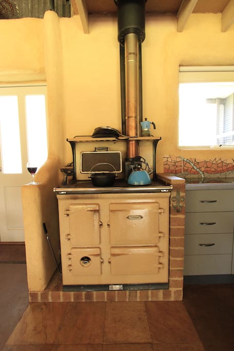 Experience cooking on a slow combustion stove.
