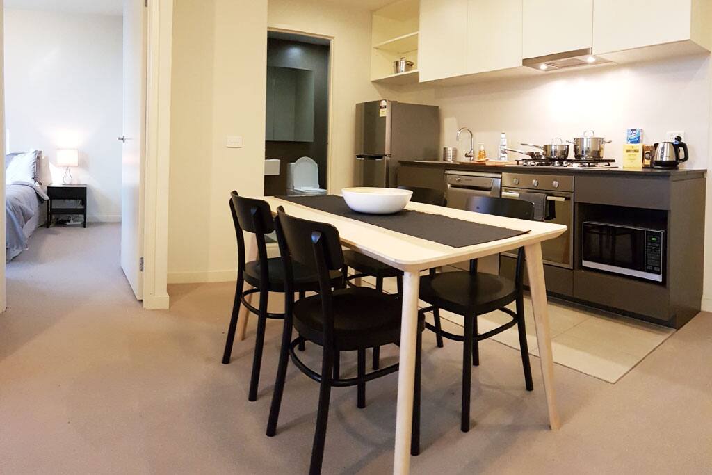 A dining area for 4.