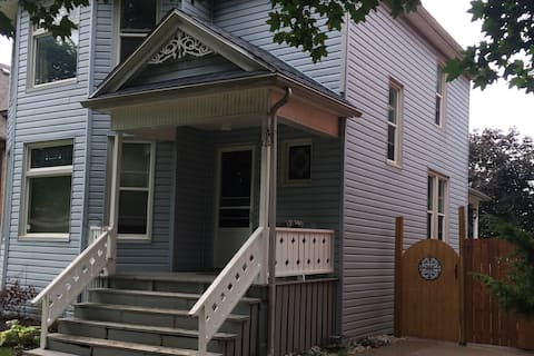 Successful Airbnb property: OLDE WALKERVILLE, Windsor, Ontario in Walkerville