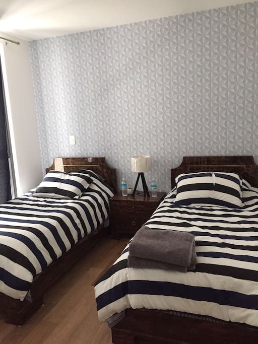 Bedroom 1 - 2 twin beds