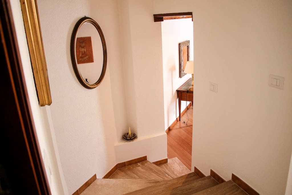 Private entrance to Living area access