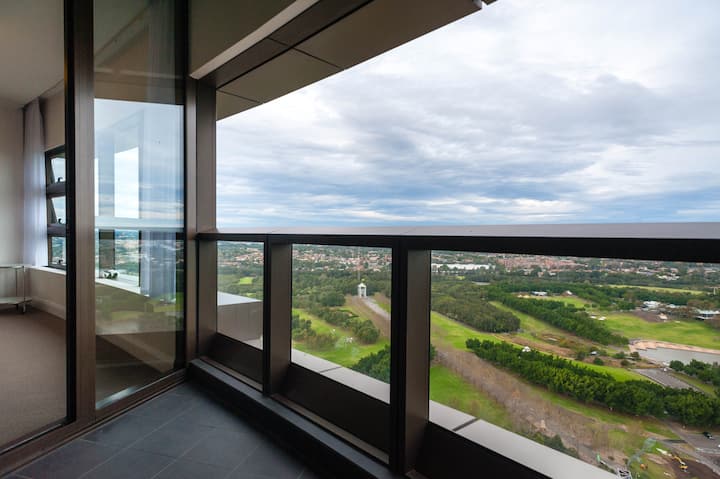Deluxe one bed room apartment, city and park view
