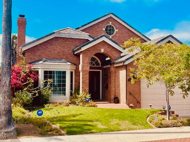 La Jolla.. 2 Blocks to Windansea Beach Sleeps 4-9 gallery image 2