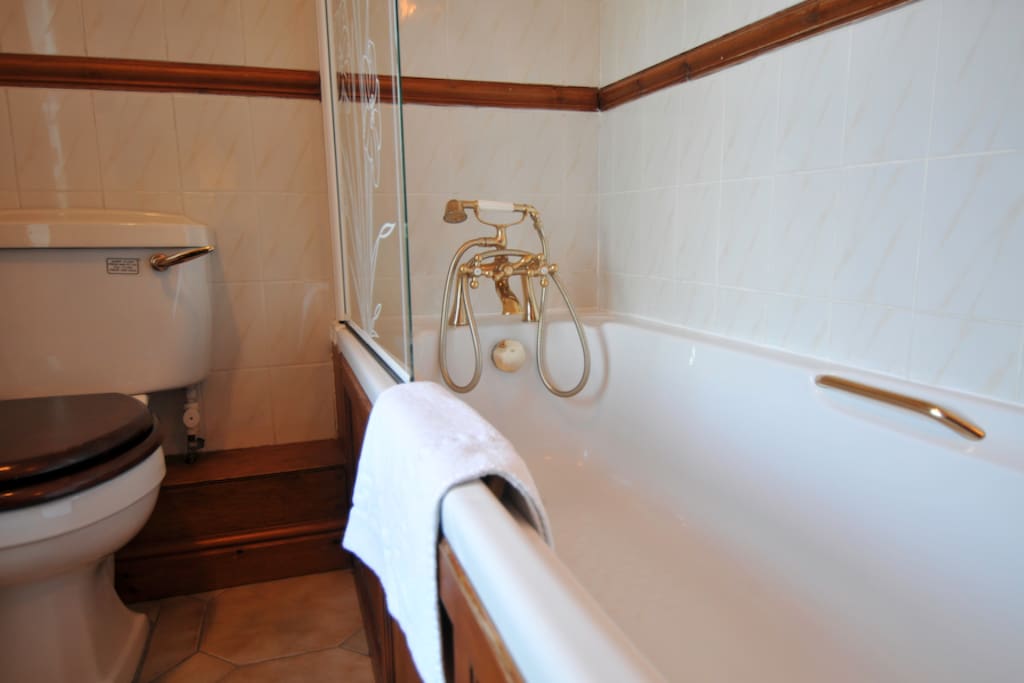 Bathroom, room 2